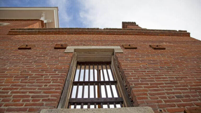 监狱贝尔蒙特法院