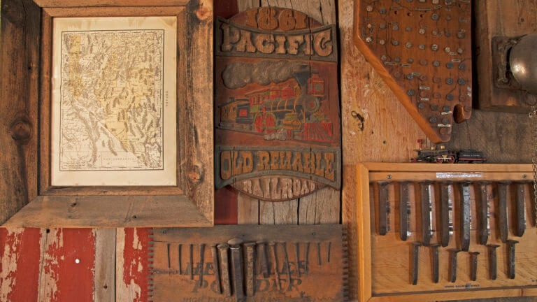 装饰在肮脏的迪克斯贝尔蒙特轿车